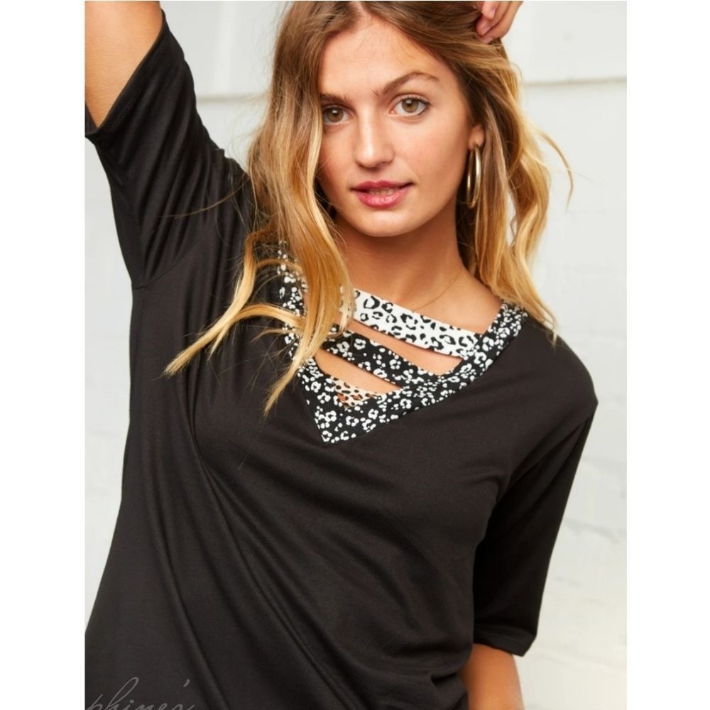 Black Animal Print Lattice V-Neck Top